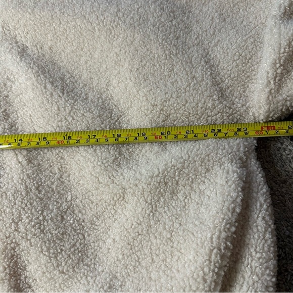 Fabletics Dream Polar Fleece Pullover Large cream black cropped half zip Sherpa - Picture 9 of 10